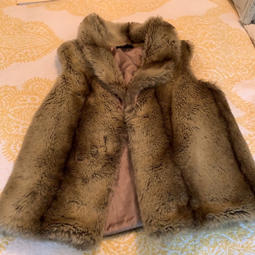 Super nice cashmere and faux fur vest!